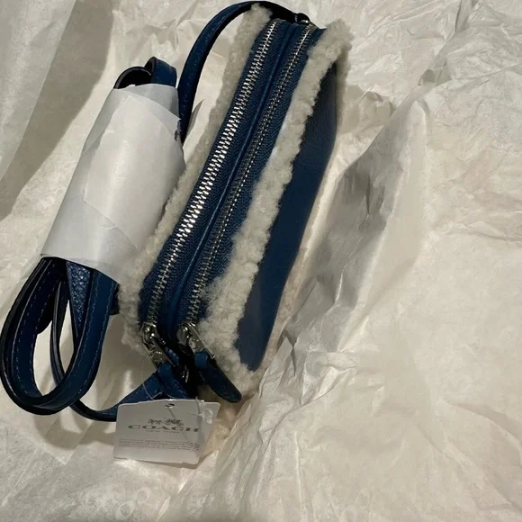 COACH CROSSBODY BAG POUCH IN LEATHER AND SHEARLING TRIM - Picture 5 of 9